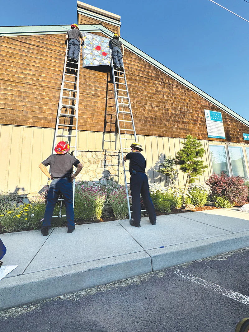 Celebrate 50 Years of the Sisters Outdoor Quilt Show – Jean Wells Book + Quiltfolk Special Edition (25% Off)