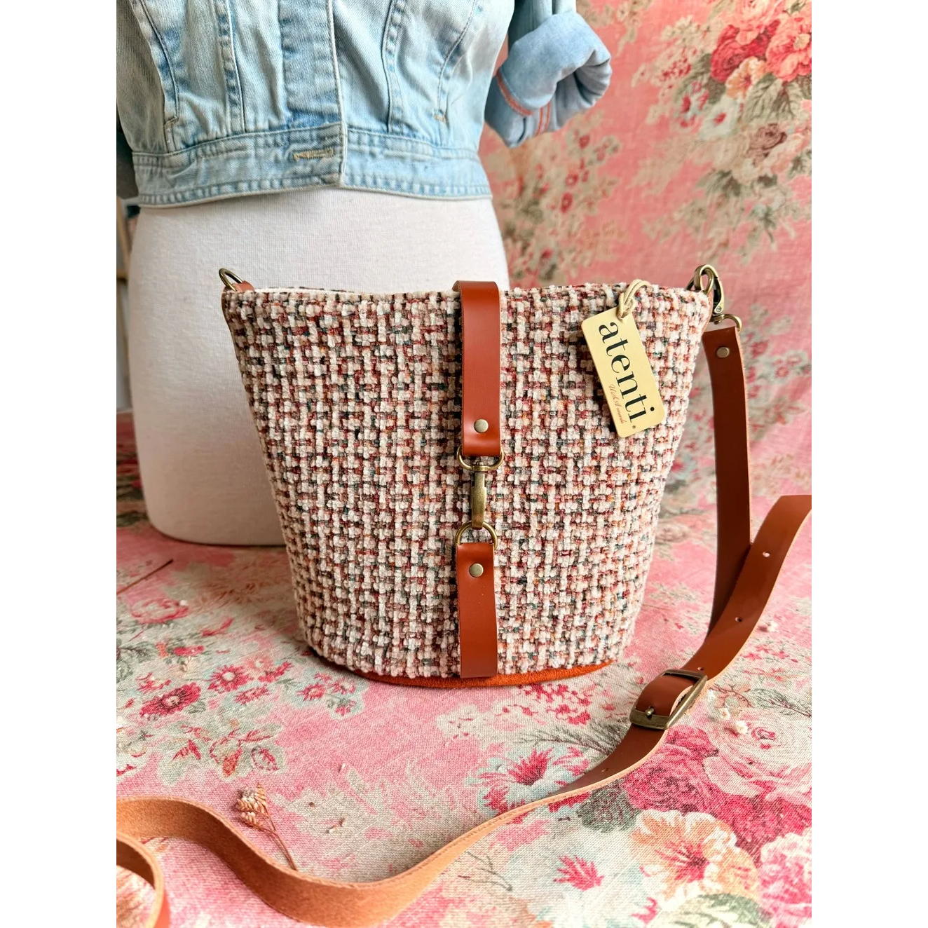 Atenti Tally Halle Bucket Bag