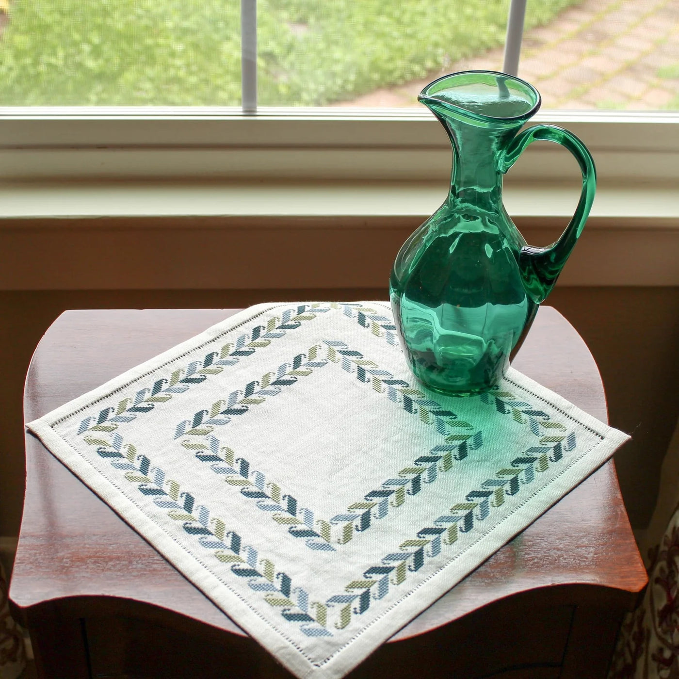 Daphni Cross Stitch Kit - Avlea Folk Embroidery