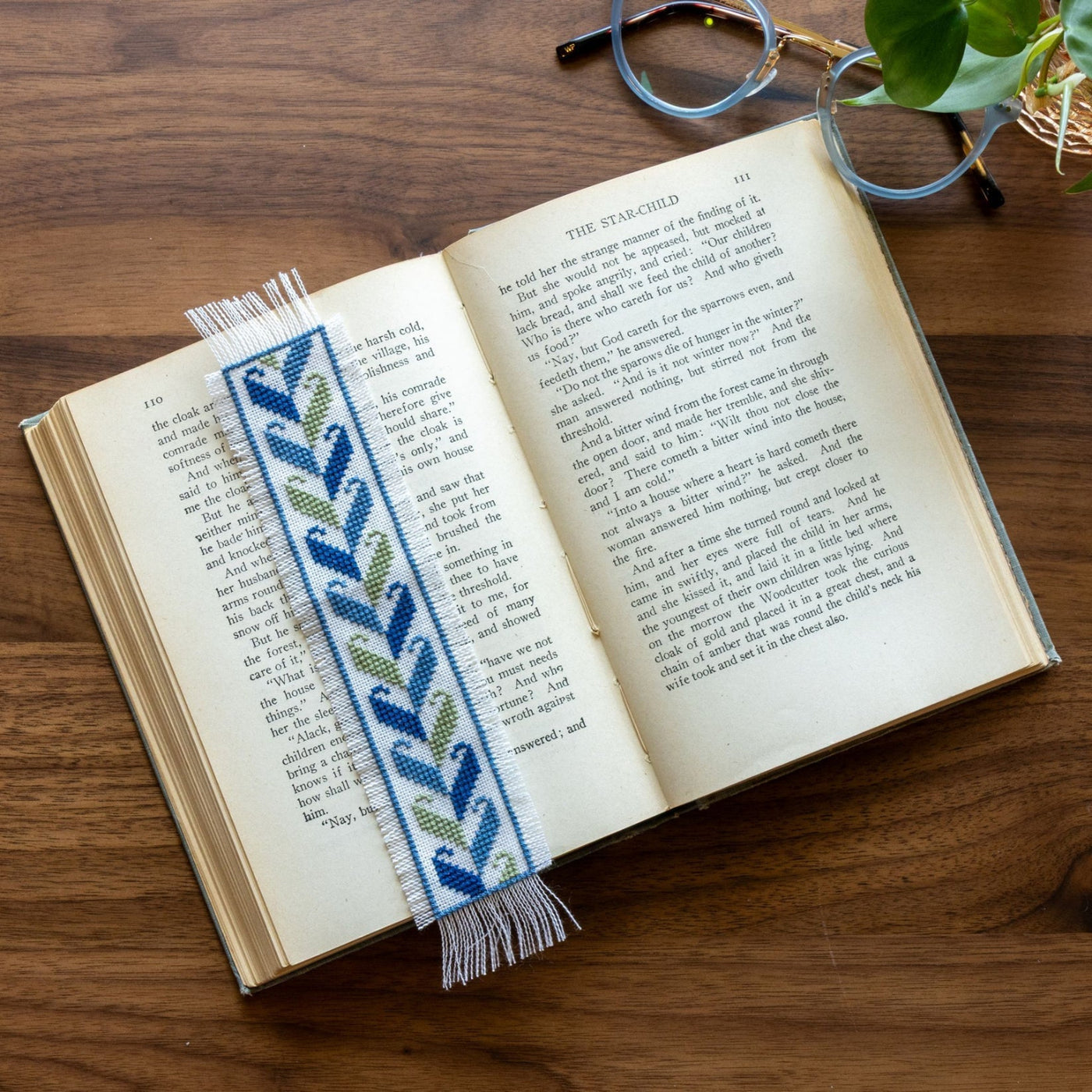 Folk Fabric Sampler White - Avlea Folk Embroidery