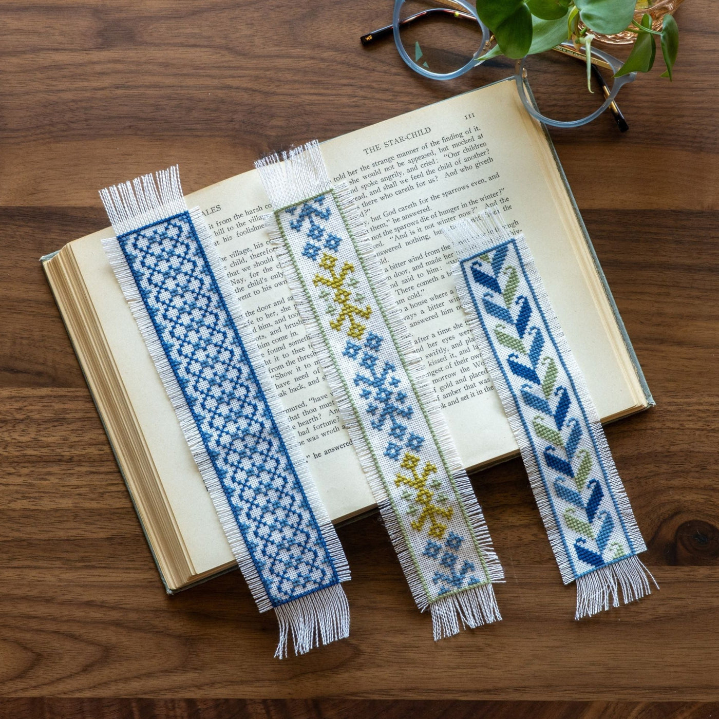 Folk Fabric Sampler White - Avlea Folk Embroidery