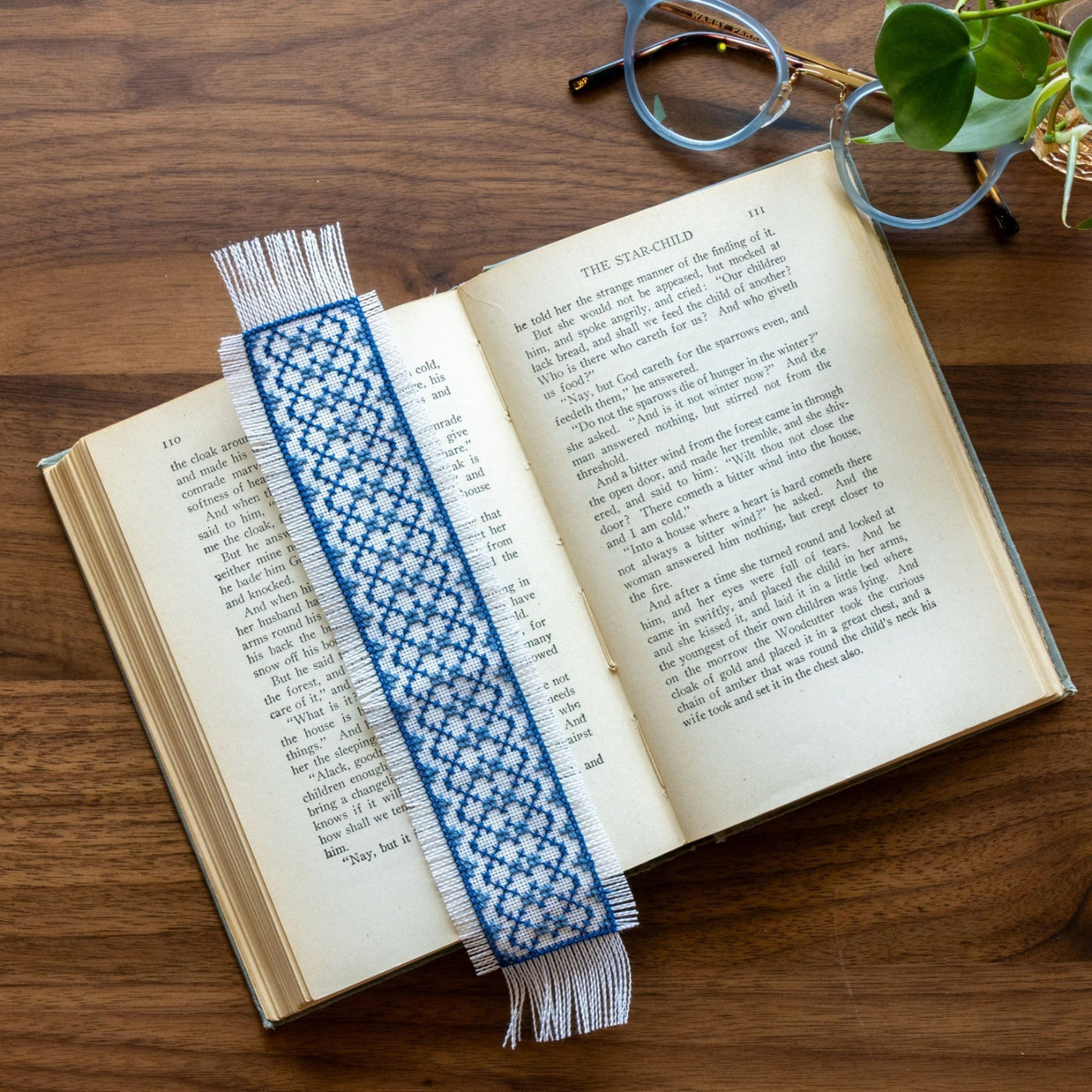 Folk Fabric Sampler White - Avlea Folk Embroidery