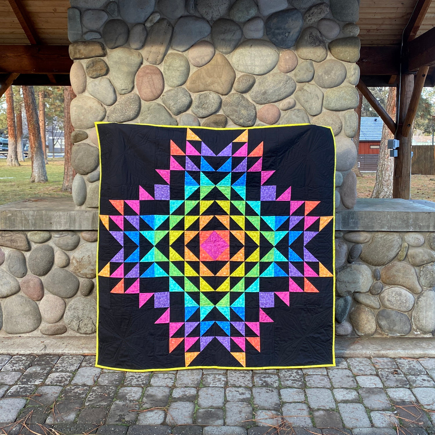 Deco Glo II Finished Quilt Handcraft