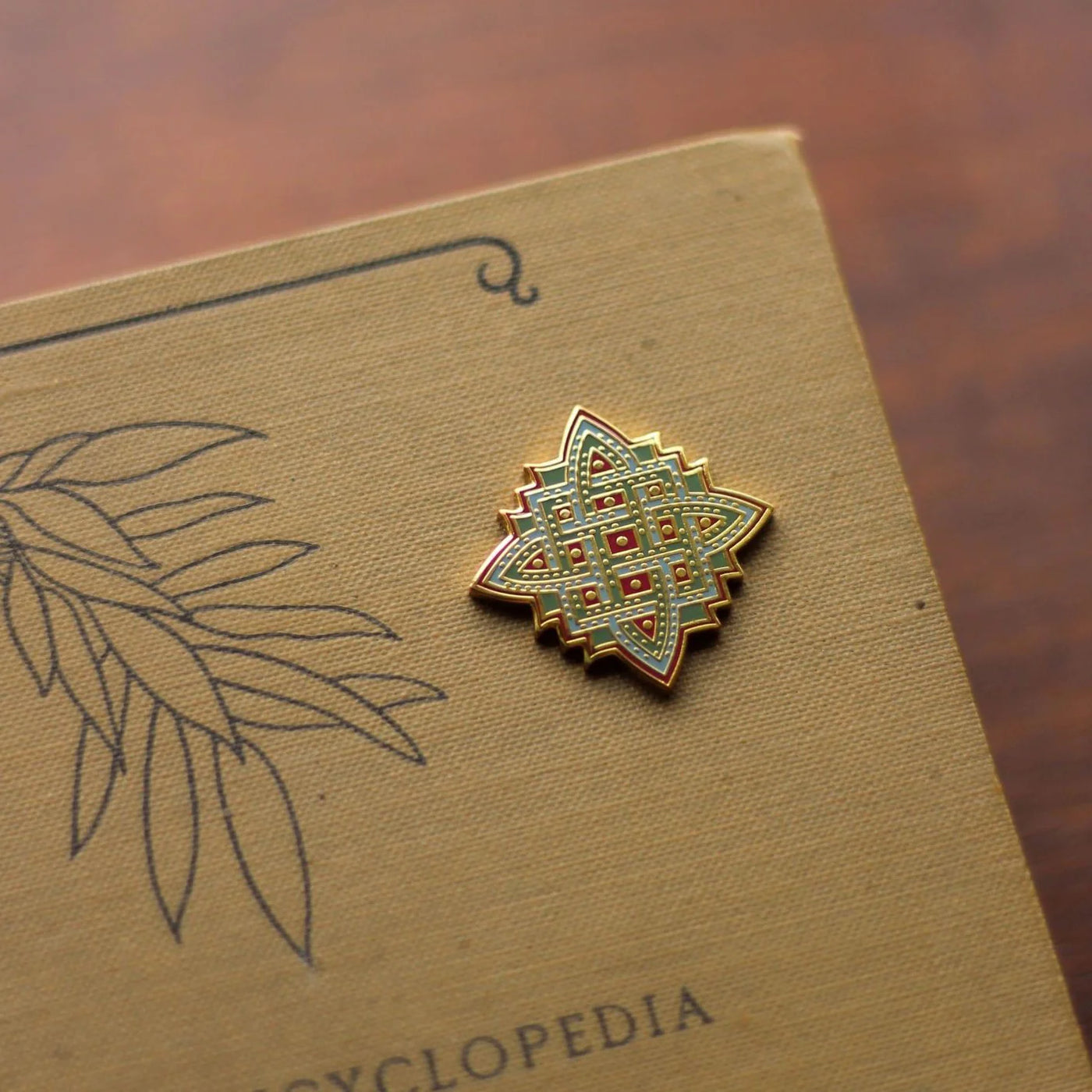 Knotwork Needleminder - Avlea Folk Embroidery