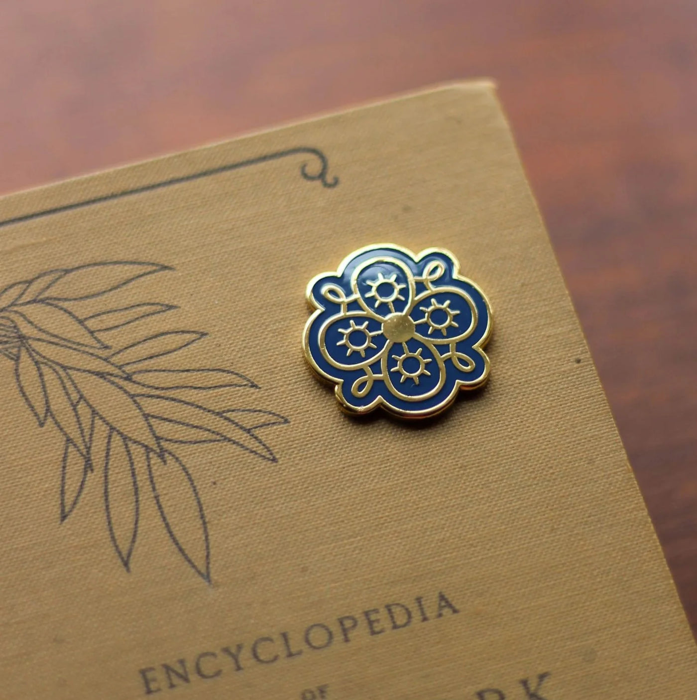 Pumpkin Seed Needleminder - Avlea Folk Embroidery