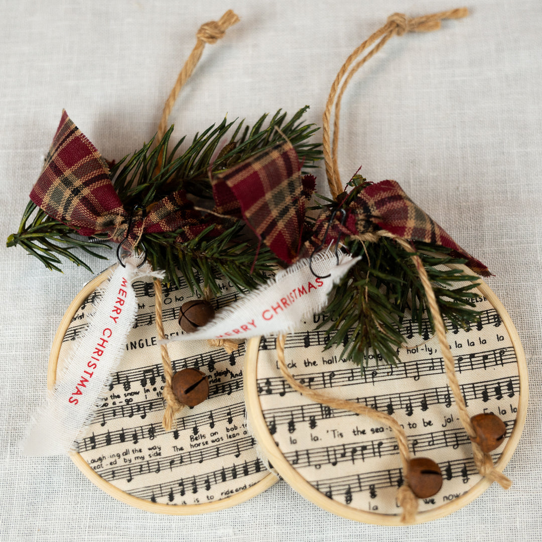 Caroler's Keepsake - 2.5"