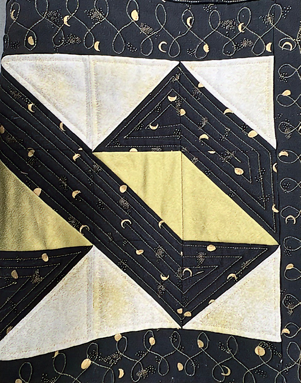 Twisted Pole Table Runner